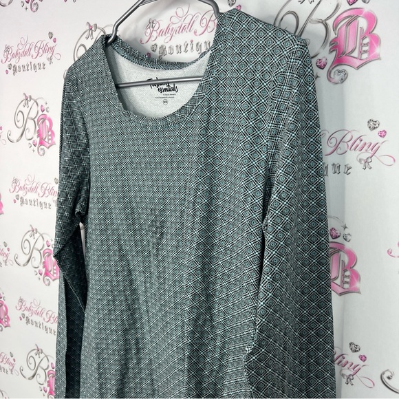 Fashion essentials by basic elements long sleeve boho Gray Patterned Blouse - Picture 3 of 8